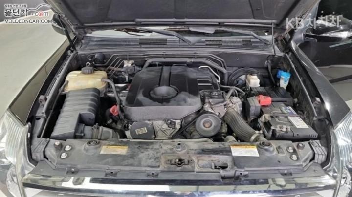 KG Mobility (Ssangyong) Rexton W 4WD RX7 Luxury 9