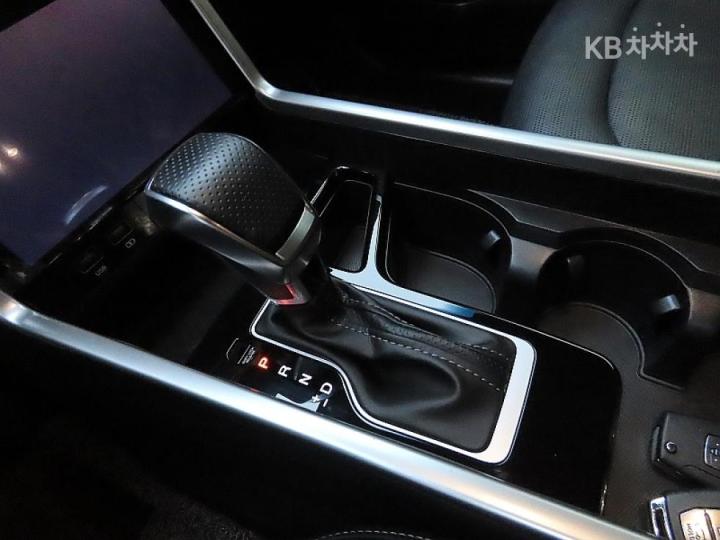 KG Mobility (Ssangyong) Torres J100 1.5 GDI Turbo Limited Black Edition 10
