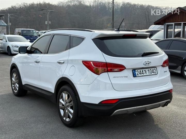 Hyundai Santa Fe DM R2.0 2WD PREMIUM Base Type 6