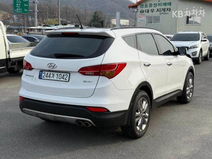 Hyundai Santa Fe DM R2.0 2WD PREMIUM Base Type 7
