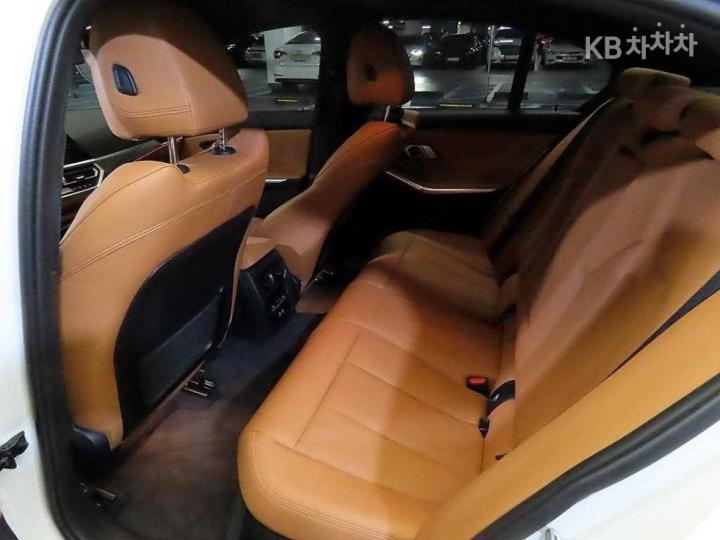 BMW 3 Series G20 320i M Sport 8