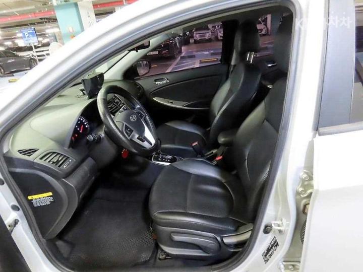 Hyundai Accent New 1.4 VVT Premier 7