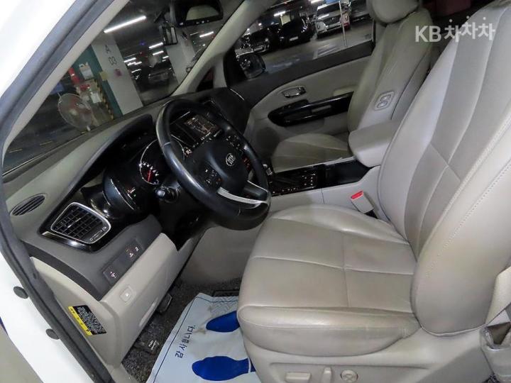 Kia Carnival 2.2 Diesel Noblesse 7