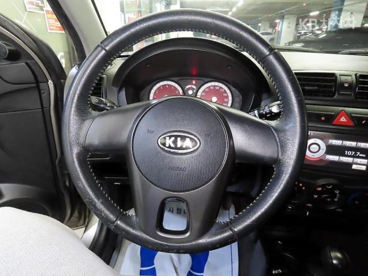 Kia Morning New LX Premium Type Black Premium 9