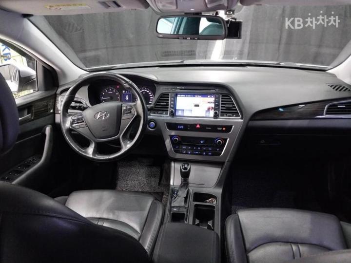 Hyundai Sonata LF 2.0 Smart Base Type 8