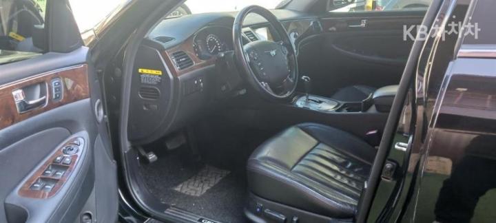 Hyundai Genesis BH330 LUXURY Base Type 9