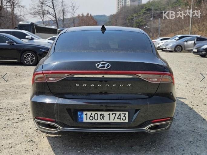 Hyundai Grandeur LPi 3.0 Premium 4