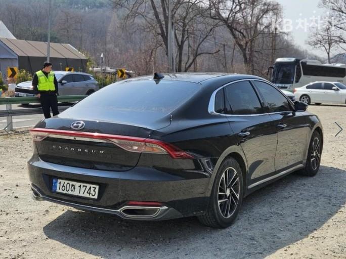 Hyundai Grandeur LPi 3.0 Premium 5