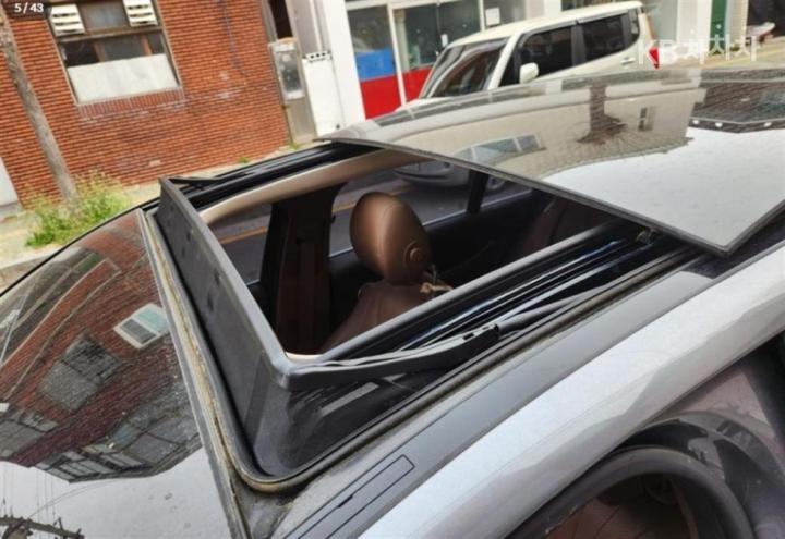 Mercedes-Benz E-Class W213 E300e Exclusive 6