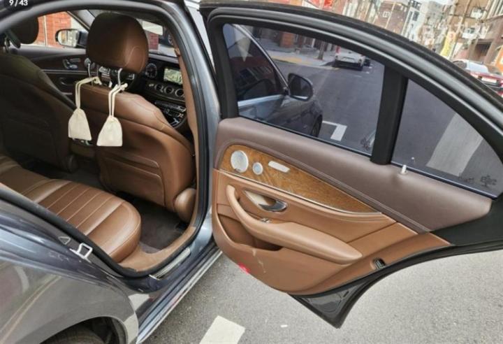 Mercedes-Benz E-Class W213 E300e Exclusive 10