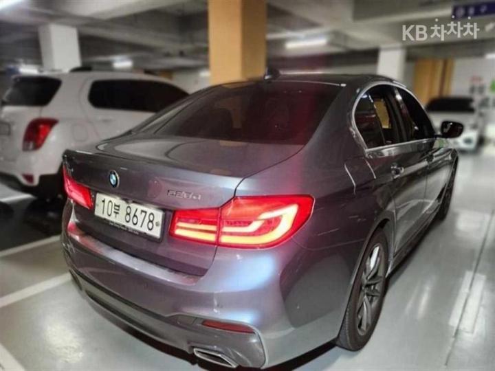 BMW 5 Series G30 520d xDrive M Sport Package 7