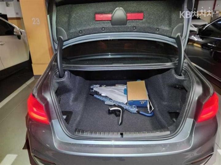 BMW 5 Series G30 520d xDrive M Sport Package 10