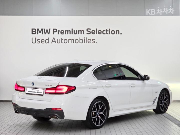 BMW 5 Series G30 530e M Sport 5