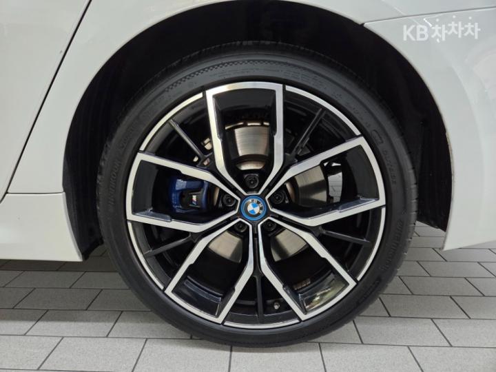 BMW 5 Series G30 530e M Sport 6