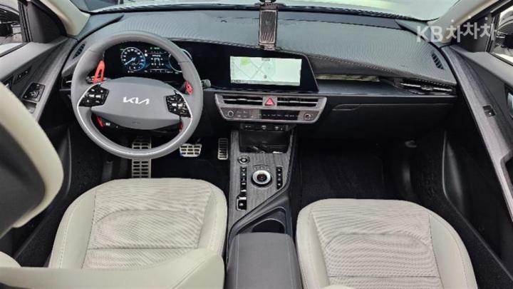 Kia Niro The 1.6 HEV Signature 8