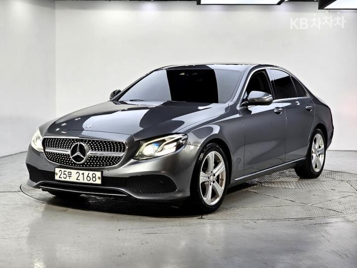 Mercedes-Benz E-Class W213 E220d Avantgarde