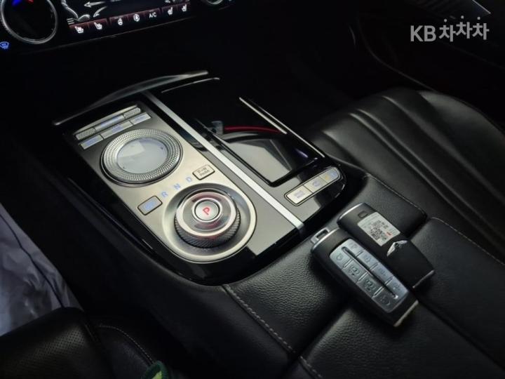 Genesis G80 RG3 2.5 T-GDi 2WD 9