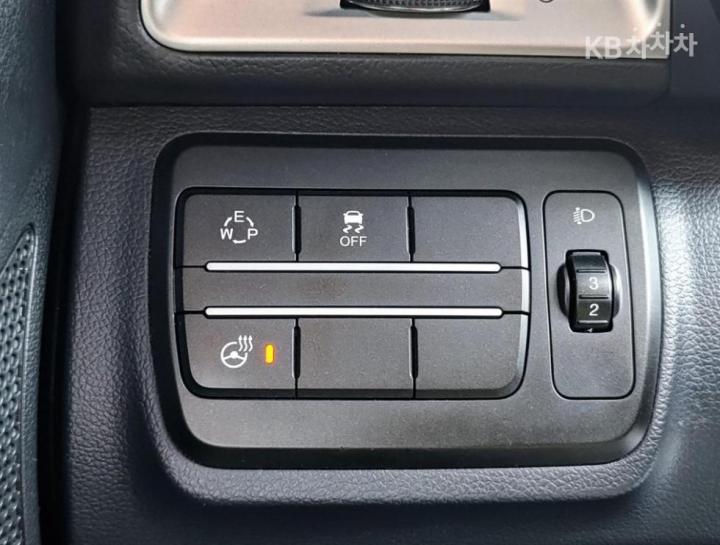 KG Mobility (Ssangyong) Tivoli Gasoline LX Premium Type 7