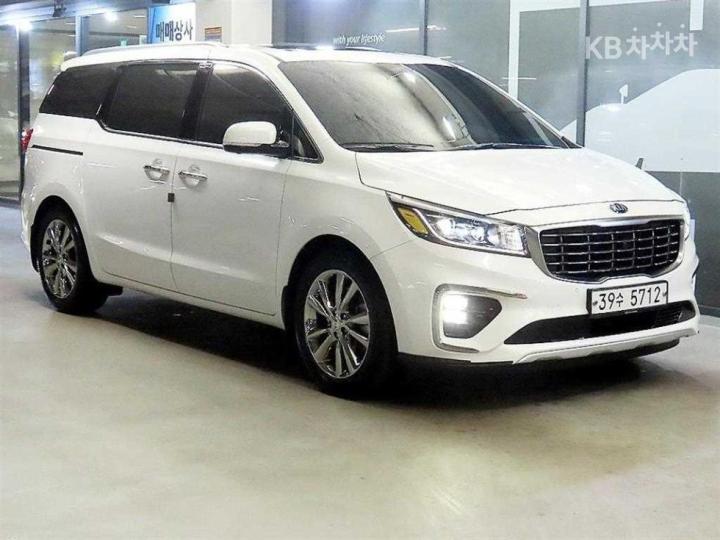 Kia Carnival 3.3 Gasoline Limousine President