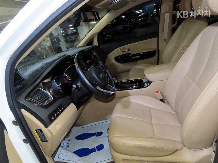 Kia Carnival 3.3 Gasoline Limousine President 7