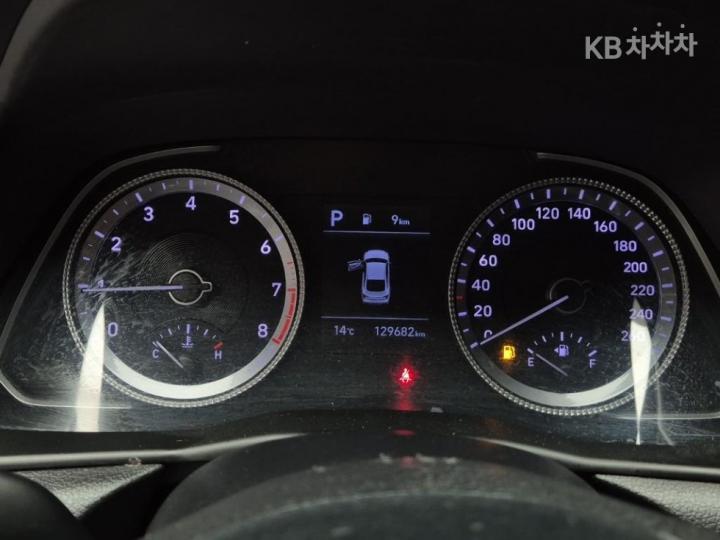 Hyundai Sonata DN8 2.0 Premium 6