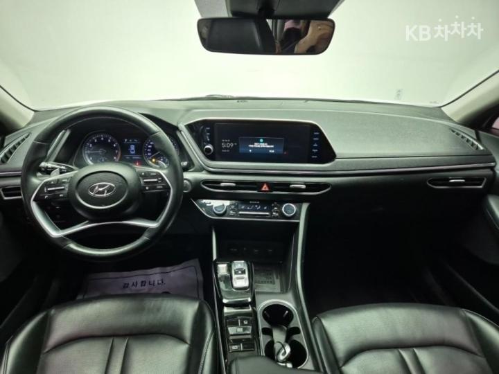 Hyundai Sonata DN8 2.0 Premium 9