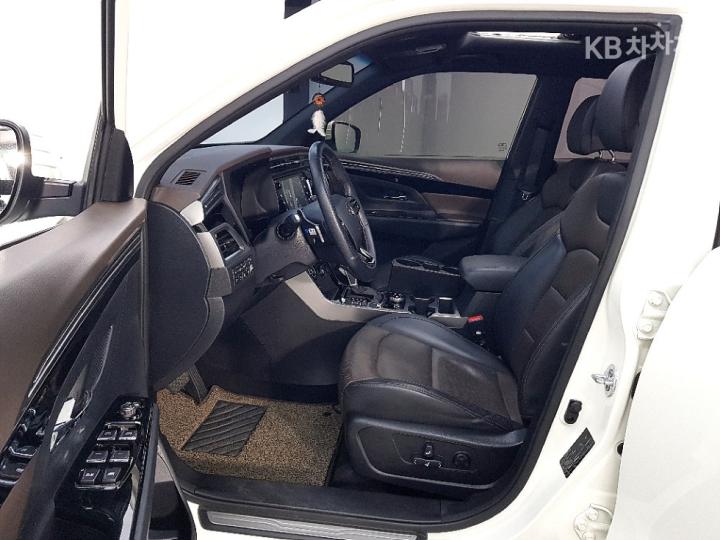 KG Mobility (Ssangyong) Korando Beautiful 1.6 Diesel 2WD Fantastic 9