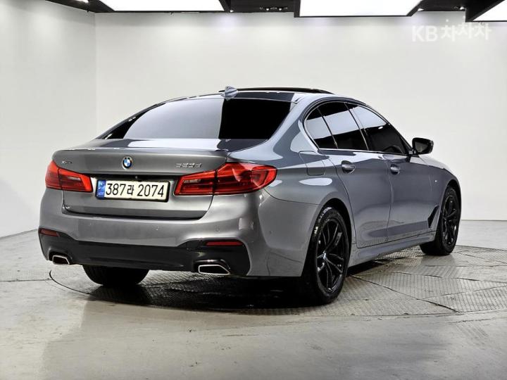 BMW 5 Series G30 520d xDrive M Sport Package 5