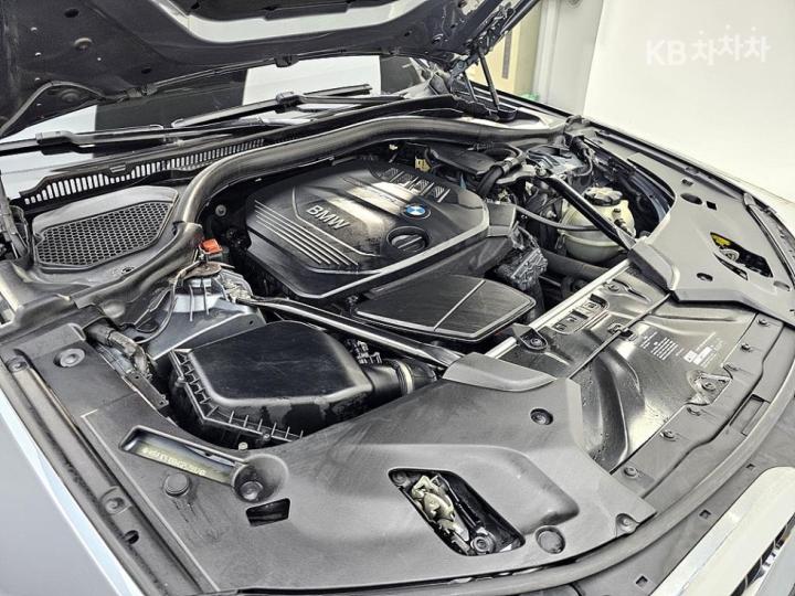 BMW 5 Series G30 520d xDrive M Sport Package 7