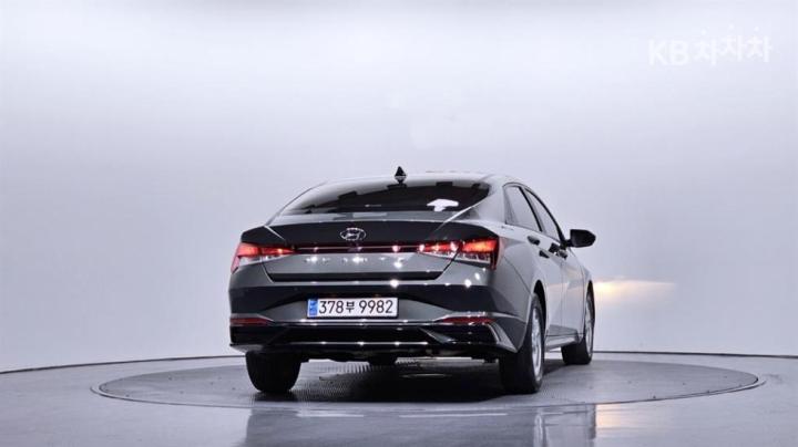 Hyundai Avante CN7 1.6 Gasoline Modern 5