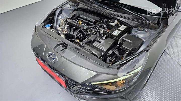 Hyundai Avante CN7 1.6 Gasoline Modern 7