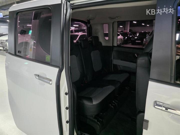 Kia Ray 1.0 Gasoline Prestige 8