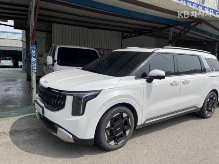 Kia Carnival G3.5 GDI Signature 3