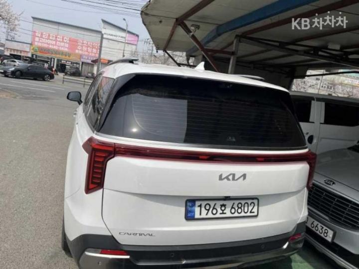 Kia Carnival G3.5 GDI Signature 4