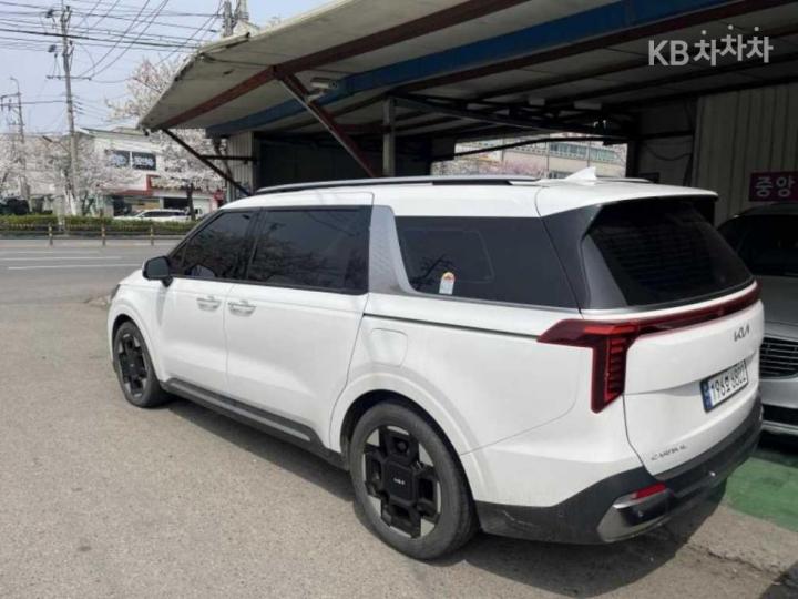 Kia Carnival G3.5 GDI Signature 5