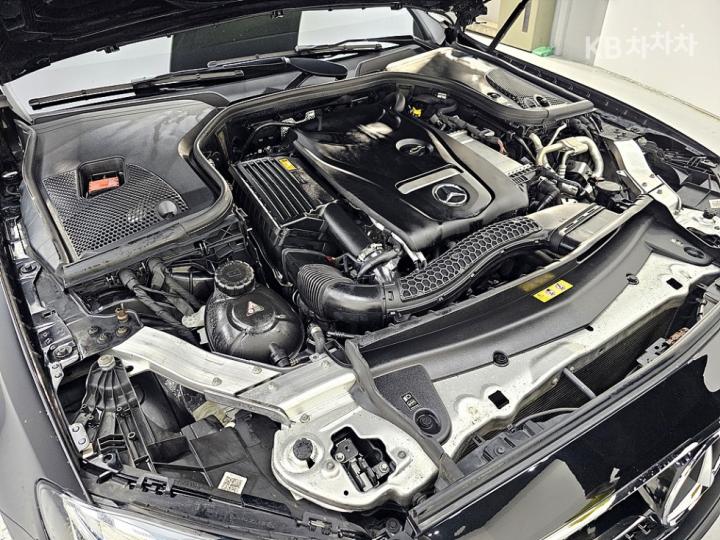 Mercedes-Benz E-Class W213 E300 4Matic AMG Line 7