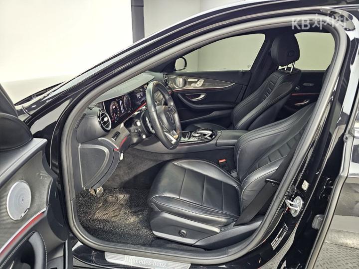 Mercedes-Benz E-Class W213 E300 4Matic AMG Line 9