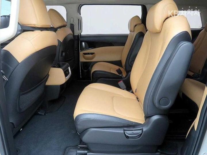Kia Carnival D2.2 Prestige 8