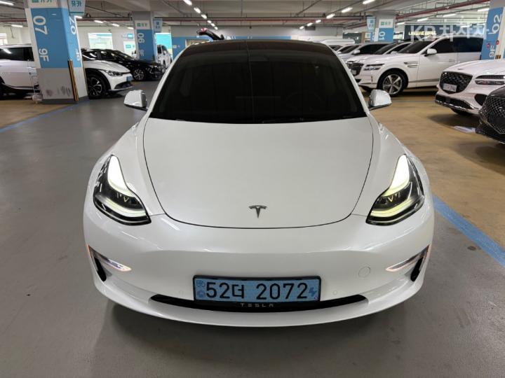 Tesla Model 3 Long Range 3
