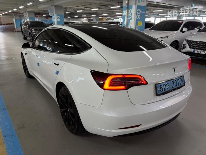 Tesla Model 3 Long Range 5