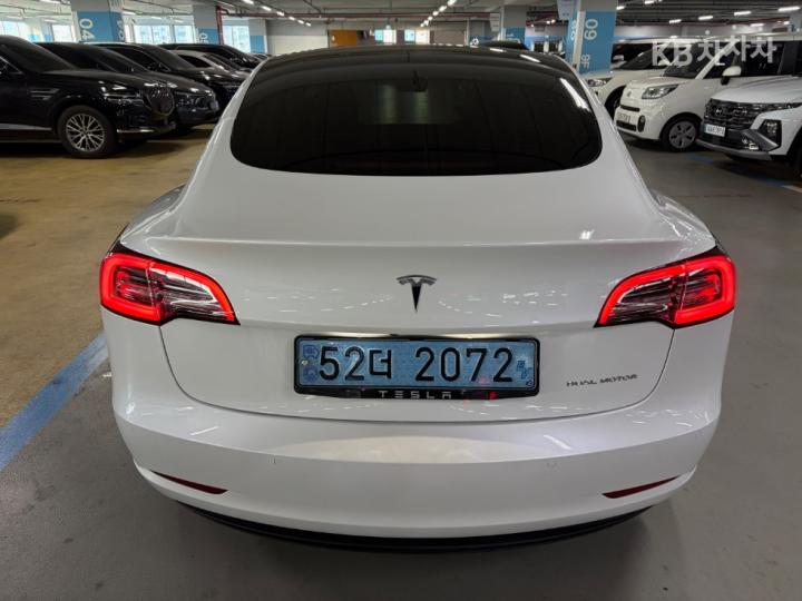 Tesla Model 3 Long Range 6