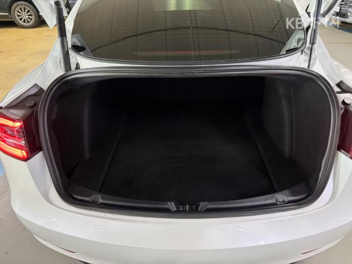 Tesla Model 3 Long Range 9