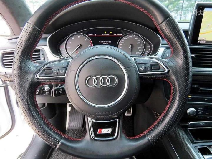 Audi S7 4.0 TFSI Quattro 4G 9