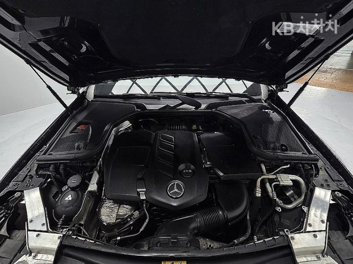 Mercedes-Benz E-Class W213 E220d Avantgarde 7