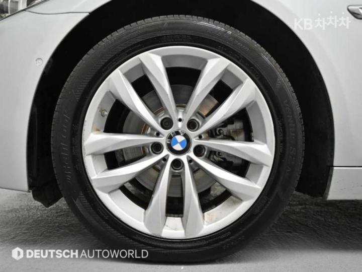 BMW 5 Series New 520d xDrive M Aerodynamic F10 6
