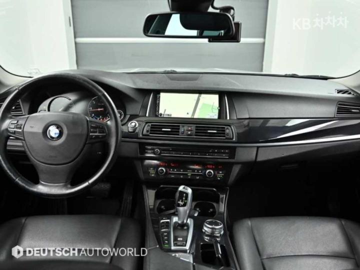 BMW 5 Series New 520d xDrive M Aerodynamic F10 8