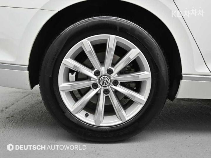 Volkswagen Passat GT 2.0 TDI B8 6