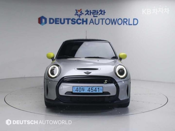 Mini Cooper Electric SE Base Type 4