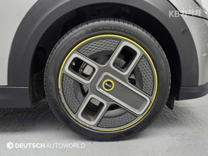 Mini Cooper Electric SE Base Type 6