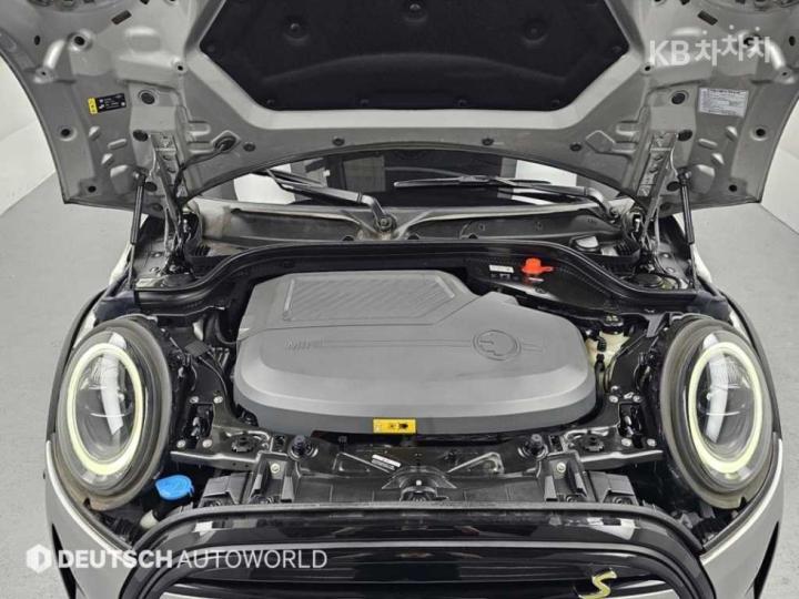 Mini Cooper Electric SE Base Type 7